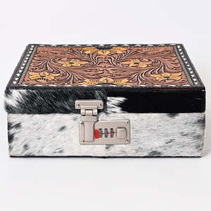 Boîte à bijoux bohème en cuir véritable façonnée à la main avec motif en cuir de vachette et serrure à combinaison, boîte de rangement durable pour les voyages - Product Image 1