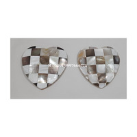 Derniers Miroirs Ronds Faits Main en Nacre Blanche et Bois avec Finition au Design Unique Poli, Idéaux comme Miroir de Poche