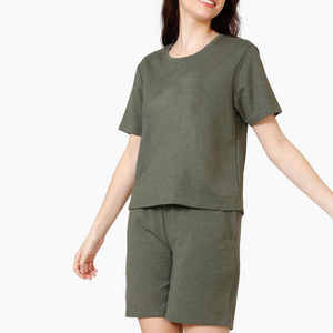 Conjunto de camiseta y pantalones cortos de color sólido para mujer, cuello redondo, manga corta, algodón transpirable, ropa informal de verano con bolsillos laterales - Product Image 1