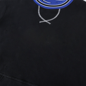Beta Phi Sigma 1914 Sweat-shirt d'hiver noir en chenille à col rond et doublé |   Pull en polaire brodé avec logo grec, rayé et côtelé - Product Image 4