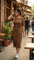 Robe midi marron à col rond avec ceinture à nouer, manches trois quarts, tricotée, ajustée, décontractée, pour tous les jours