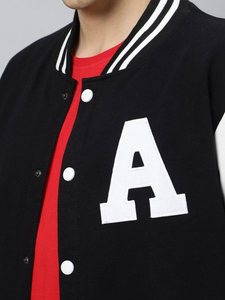 เสื้อแจ็คเก็ตเบสบอลทรงบอมเบอร์ คอริบบ์ แต่งกระดุมและตัวอักษร สไตล์วิทยาลัย ดีไซน์ใหม่ ผลิตจากโพลีเอสเตอร์ สีดำ - Product Image 5