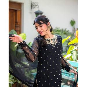 Conjunto superior e inferior de mujer de diseñador con Dupatta para ropa de fiesta - Product Image 2