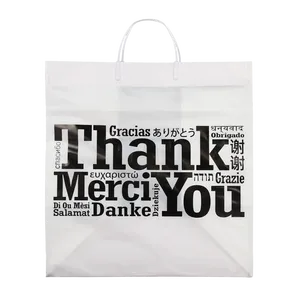 Bolsa de plástico PE resistente, de diferentes formas y colores, con asa rígida y duradera para ropa. - Product Image 1