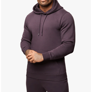Sudadera con capucha para hombre de corte holgado, de felpa de algodón, con hombros caídos, bolsillo canguro y ribetes acanalados, estilo moderno casual streetwear - Product Image 1