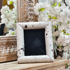Cadre photo en fausse fourrure carré blanc à pois noirs, accessoire décoratif de luxe, cadre vintage en cuir de vachette - Product Image 2