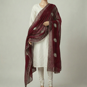 Foulard d'été respirant en polyester et mousseline de soie, brodé de strass, motif floral de luxe, vente en gros, 12 pièces, pour usage quotidien - Product Image 5