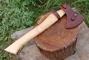 Hache de camping artisanale en acier Damas avec manche en bois de frêne et étui en cuir, hache de survie Tomahawk, OEM ODM, vente en gros - Product Image 6