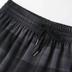 Shorts de football légers de haute qualité, coupe moderne, avec contrôle de la transpiration et facilité de mouvement - Product Image 4