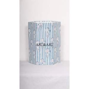 ถังขยะกระดาษแข็งแบบเปิดด้านบนมีล้อลายเรขาคณิต สวยงาม ทันสมัย เป็นมิตรกับสิ่งแวดล้อม ผลิตด้วยมือจากอินเดีย - Product Image 1