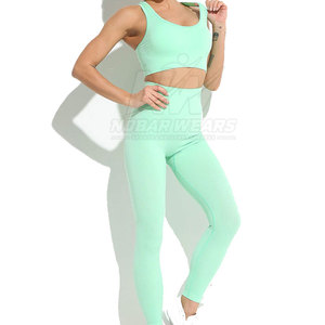 Conjunto de yoga diseñado para entrenamiento y ejercicio con ajuste flexible y tela suave para un movimiento cómodo y uso diario. - Product Image 3