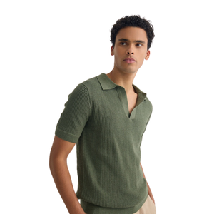 Polo en maille côtelée ondulée pour homme, manches courtes, coton premium, texture côtelée, coupe ajustée, décontracté et élégant, idéal pour l'été, vente en gros - Product Image 3