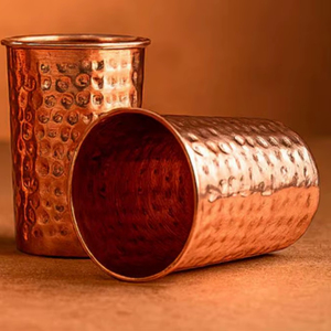Verres à boire élégants en cuivre, gobelets métalliques design pour l'eau, les jus, les cocktails, réutilisables, pour la cuisine et le bar. - Product Image 1