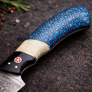 Cuchillo de filetear pescado de acero de Damasco hecho a mano, 8 pulgadas, extra afilado, mango de resina azul estilo panal de abeja, diseño moderno, ambidiestro - Product Image 5