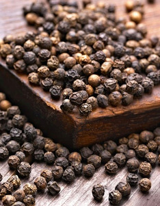 Pimienta Negra India Premium 500-550 GL, Semillas de Pimienta Negra Secas Enteras Naturales, Alto Contenido de Piperina, Suministro para Exportación - Product Image 1