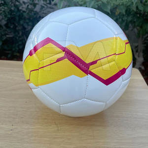 Ballon de futsal de qualité supérieure, fabriqué dans un matériau durable, ballon de football de salle haut de gamme - Product Image 2