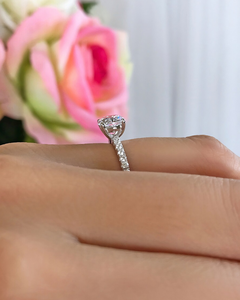 แหวนหมั้นมอสซาไนต์ทรงกลม 1.50 กะรัต ประดับเพชรแบบ Pave ตัวเรือนทองคำแท้ 14K แหวนสัญญาแบบเรียบหรู คลาสสิก 4 กรงเล็บ ของขวัญสั่งทำพิเศษ - Product Image 5