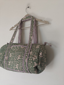Green Striped <b>Quilted</b> Cotton Travel Bag Zipper Closure <b>Double</b> Handles Lightweight Portable Design Unisex Style 20-35L Capacity - Product Image 2