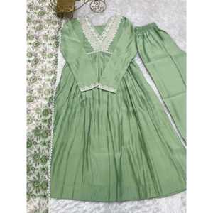 Hermoso Conjunto de Kurti y Dupatta con Corte Naira, para Fiesta, Talla XS, Manga Larga, Tela de Chifón Transpirable - Product Image 4