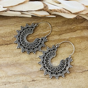 Dernier design Boucles d'oreilles créoles Boho Wave Bijoux tribaux en laiton pour femmes Finition argent oxydé Design festonné Vente en gros/OEM/ODM - Product Image 2