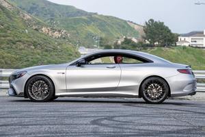 Mercedes-AMG S63 Coupé 700 de 2018 Usado Premium, 700 <span class=keywords><strong>HP</strong></span>, Coupé sin pilares con modificación Brabus - Product Image 3