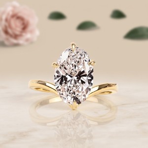 Bague solitaire en moissanite en forme de poire en or 18 carats, bijoux fins de luxe pour femmes, cadeaux de fiançailles et de mariage, fabricant en gros sur mesure - Product Image 1