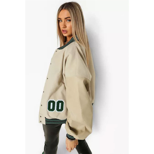 Chaqueta universitaria beige extragrande personalizada con el número 00, ropa exterior bordada tipo letterman, proveedor mayorista directo, fabricación a granel - Product Image 6