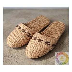 Pantoufles en jacinthe d'eau naturelle de qualité supérieure, tissées à la main, chaussures d'intérieur écologiques, fournisseur vietnamien, vente en gros, export en vrac - Product Image 3