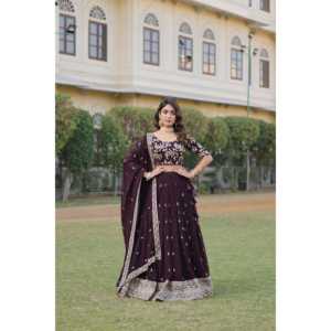 Incroyable couleur de vin Desinger Lehenga Choli - Product Image 2