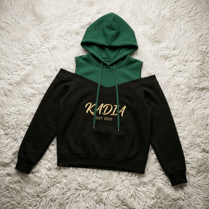 Sudadera con capucha y hombros descubiertos con logo personalizado para mujer, estilo de dos piezas en contraste de color - Sudaderas con capucha y sudaderas para hombre de la marca KADIA - Product Image 2