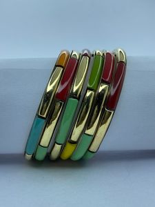 Ensemble de bracelets en laiton avec incrustations en résine, derniers accessoires de bijouterie pour femmes - Product Image 6