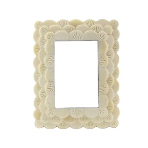 Marco de Fotos de Madera Tallada Geométrica, Decorativo Vintage para Mesa, Soporte de Fotos de Arte Moderno, Marco de Fotos de Madera Retro Tradicional - Product Image 1