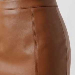 Jupe crayon mini en similicuir taille haute pour femme avec fente latérale, couleur unie, design minimaliste, à porter toute l'année - Product Image 5