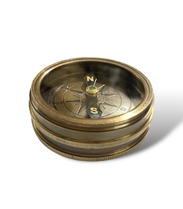 Boussole en verre et laiton artisanale de luxe avec poème, décoration de bureau nautique, cadeau par Tajdaar Handicrafts - Product Image 1