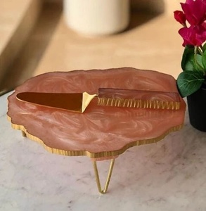 Support à gâteau en résine de 12 pouces, fait main, durable, écologique, marque Uttar Pradesh DYNAMIC HANDICRAFT IMPEX pour boulangerie - Product Image 2