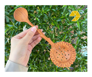 Cuillère à café en bois double extrémité 2-en-1 avec passoire à thé, faite à la main en bois naturel du Vietnam, motif tournesol, économique 2026 - Product Image 1