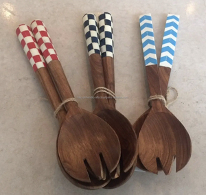 Utensilios para ensalada de resina martillada y madera amarilla con cuchara y empaque personalizado - Product Image 5