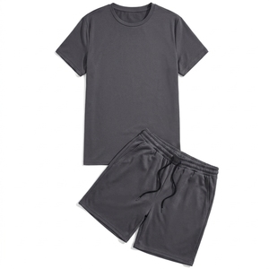 Ensemble court personnalisé 2 pièces de haute qualité : t-shirt de sport et short en polyester, coupe ajustée, jersey personnalisé de qualité supérieure. - Product Image 1