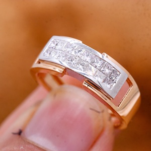 Anillo de compromiso de banda ancha con diamantes naturales de corte princesa en oro rosa macizo de 18 quilates de dos tonos, joyería fina para mujer, venta al por mayor - Product Image 5