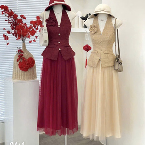 Ensemble deux pièces d'été pour femmes, vêtements confortables, mode naturelle, lavables, emballage personnalisé, fabriqué au Vietnam. - Product Image 1