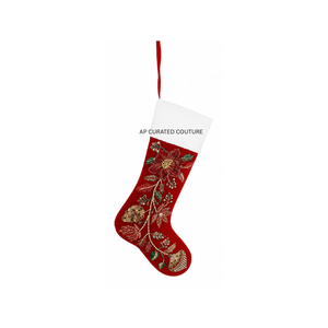 Calcetín navideño verde bordado con puño rojo y diseño de adornos, decoración navideña de algodón suave, calcetín personalizado con cuentas. - Product Image 5
