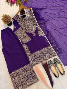 Nuevo Conjunto de Tres Piezas a la Moda, Listo para Usar, Kurta de Seda Gruesa Reversible con Pantalón y Dupatta con Borde de Encaje Elegante - Product Image 4