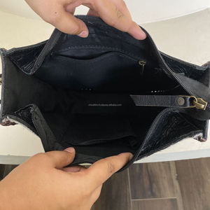 Bolsos de un solo hombro de cuero genuino para mujer, bolsos de pelo en cuero de vaca, bolso de mensajero de moda de lujo 2025 para mujer - Product Image 6