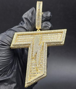 Pendentif Lettre en Argent 925 Plaqué Rhodium de Luxe avec Moissanite, Pierres Taille Baguette Serties en Canal, Unisexe, pour Usage Quotidien, Thème Spécifique - Product Image 1