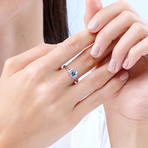 แหวนทองคำแท้ 14K งานแฮนด์เมด ดีไซน์แยกส่วน ประดับพลอยอะความารีนทรงรีธรรมชาติ พร้อมเพชรด้านข้าง แหวนหมั้นสำหรับผู้หญิง ขายส่ง - Product Image 6