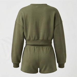 Conjunto de 2 Piezas de Felpa Verde Oliva para Mujer, Sudadera Corta con Cuello en V y Logotipo, Pantalones Cortos por Encima de la Rodilla, Corte Holgado Informal para Primavera/Verano - Product Image 2
