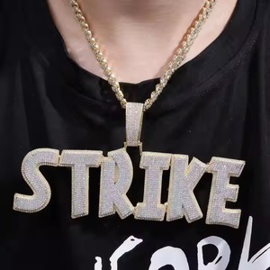 Pendentif Hip Hop Premium en Diamant Plaqué Argent avec Breloque en Pierre Scintillante pour Hommes et Femmes Tendance - Product Image 3