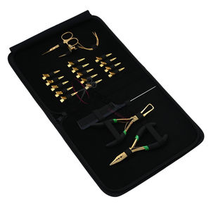 Kit de pinces professionnelles pour extensions capillaires dorées, comprenant des pinces à micro-perles, des pinces de retrait, des aiguilles à coudre, des pinces de salon et un peigne à doigts pour la séparation des mèches - Product Image 1