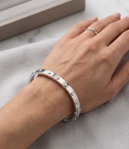 กำไลข้อมือแฟชั่น ทองคำแท้ 14K ประดับเพชรแล็บเจียระไนแบบผสม ฝังเพชรแบบ Bezel-Set กำไลข้อมือแบบมีบานพับประดับเพชร - Product Image 6
