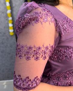 Vestido de diseñador estilo princesa con bordado de lentejuelas y flores, 46 pulgadas de largo, para compra al por mayor. - Product Image 4